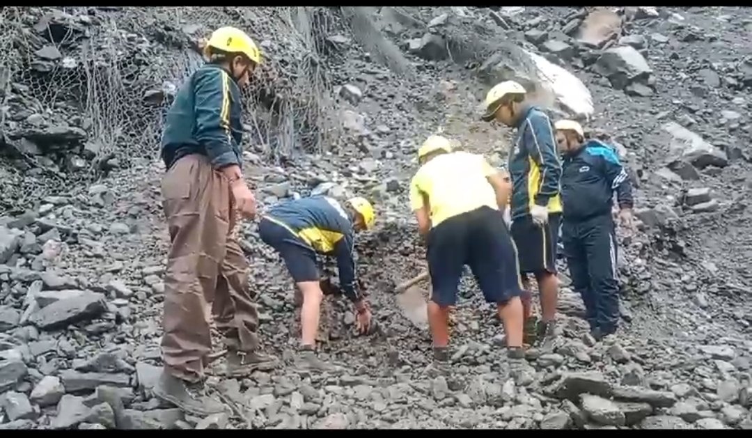 रुद्रप्रयाग के गौरीकुंड में लैंडस्लाइड से 5 लोगों की मौत, 3 घायल, रेस्क्यू जारी